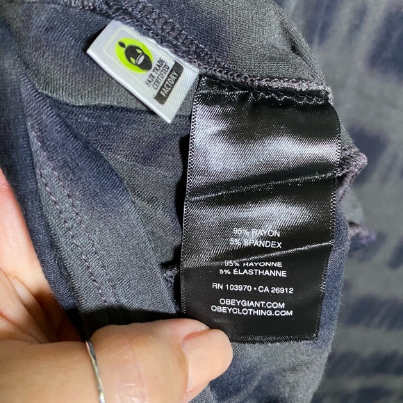 OBEY Tie-dye Shorts Jumper - Picture 6 of 7